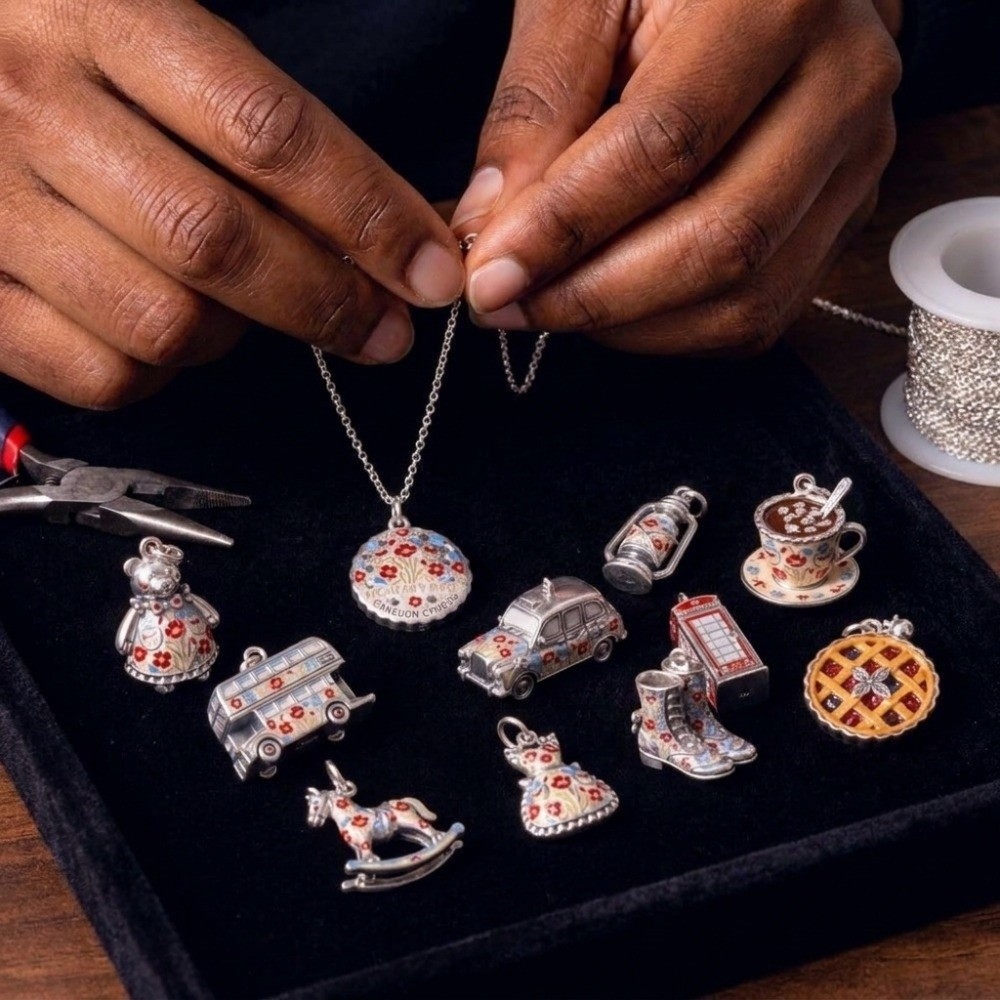 Jewelry Making London - Liontin Kartun Baja Tahan Karat yang